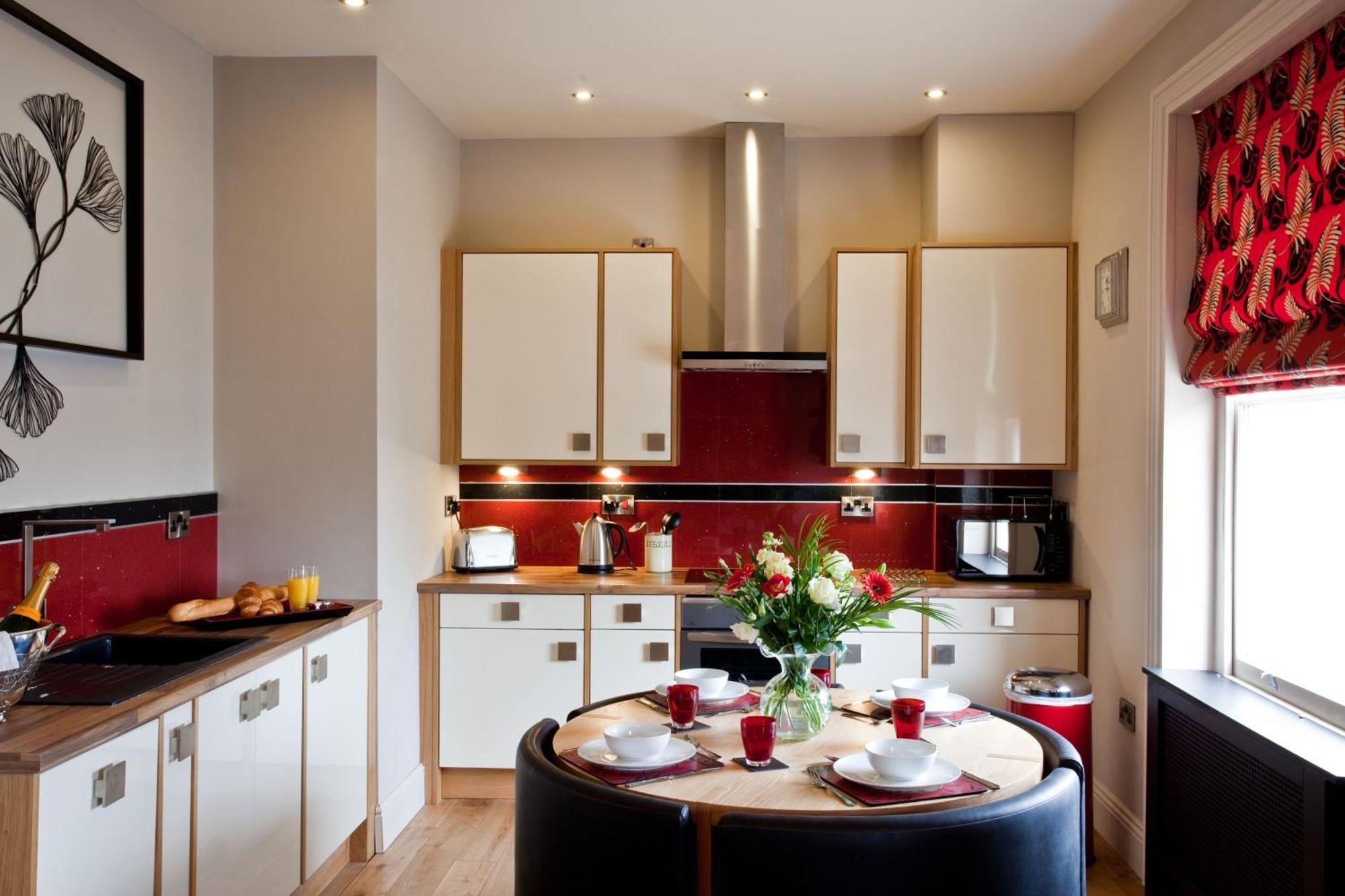Portland Apartments Челтнъм Екстериор снимка
