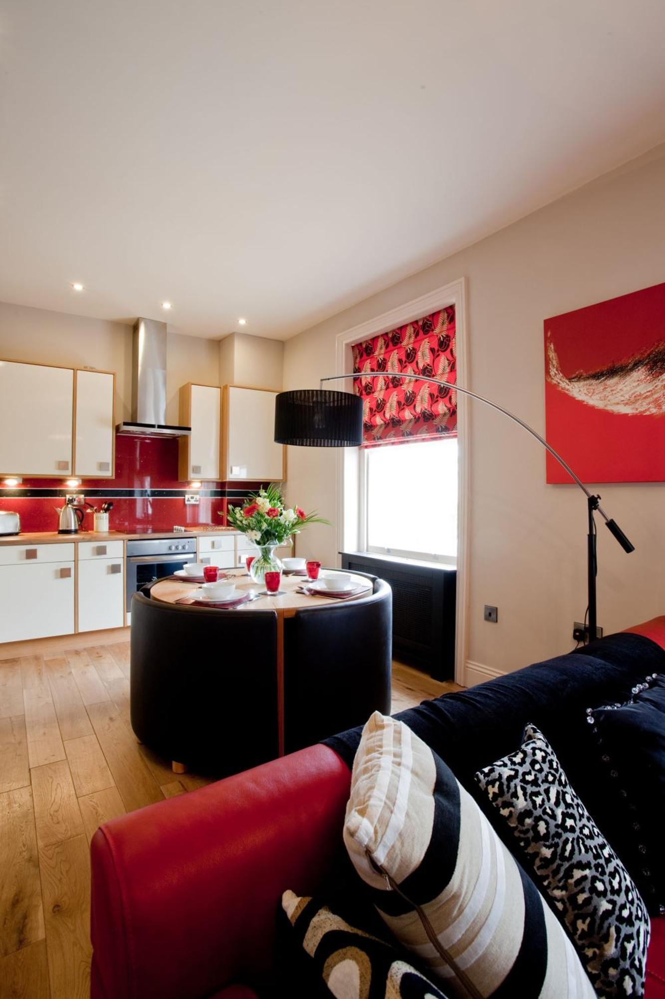 Portland Apartments Челтнъм Екстериор снимка