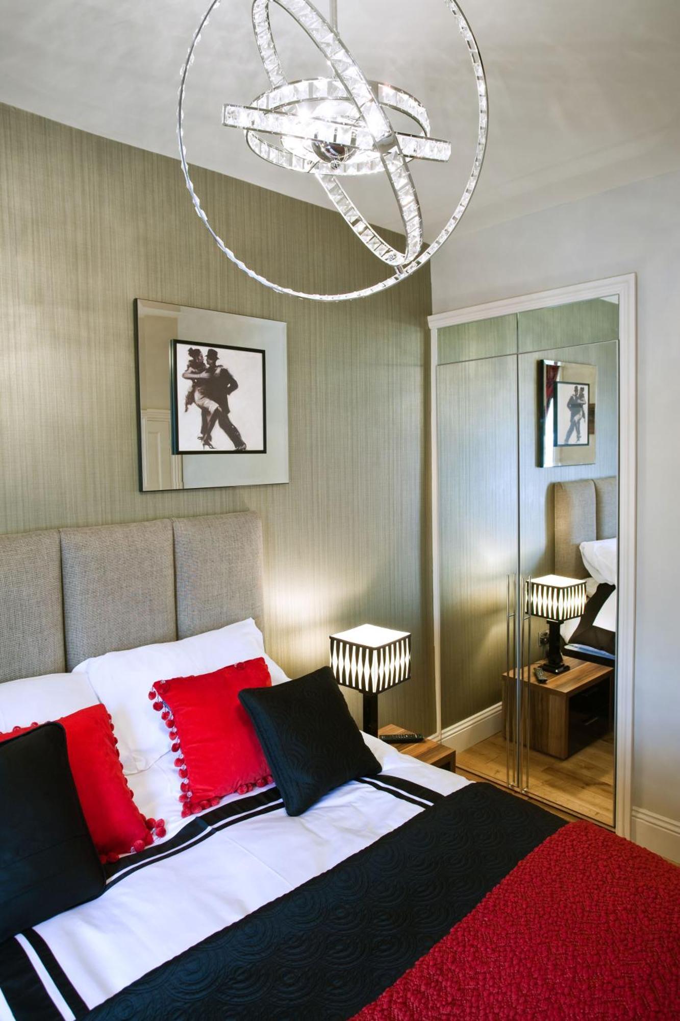 Portland Apartments Челтнъм Екстериор снимка