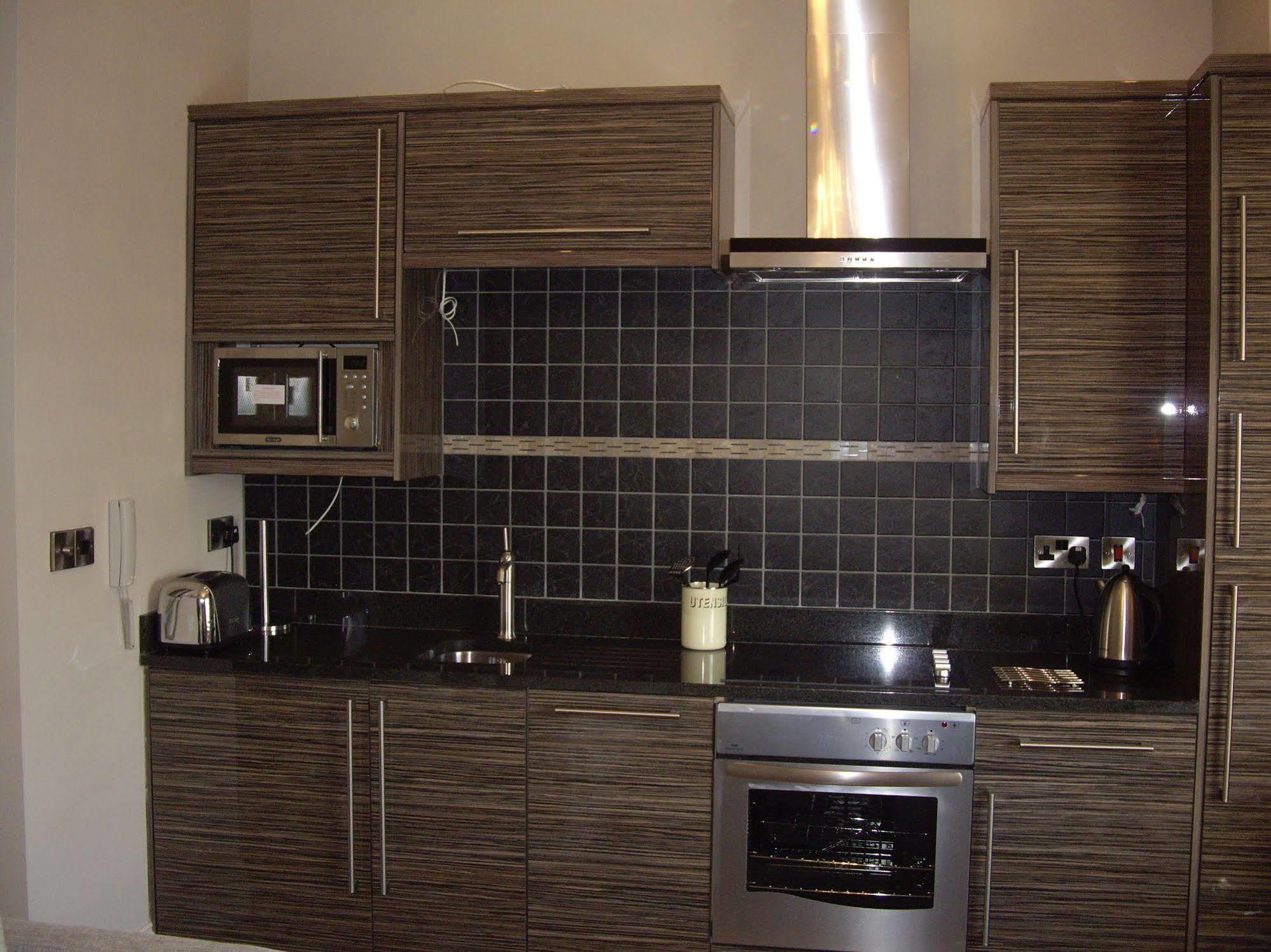 Portland Apartments Челтнъм Екстериор снимка