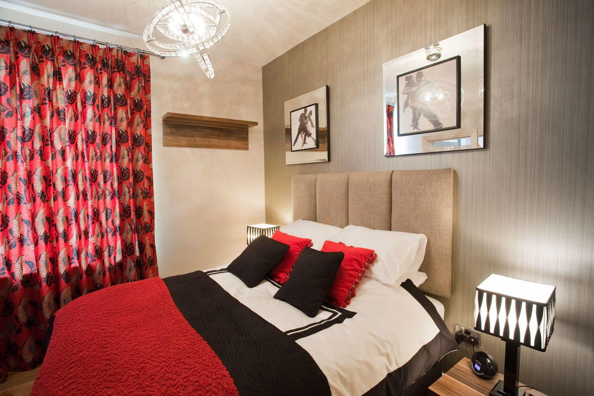 Portland Apartments Челтнъм Екстериор снимка
