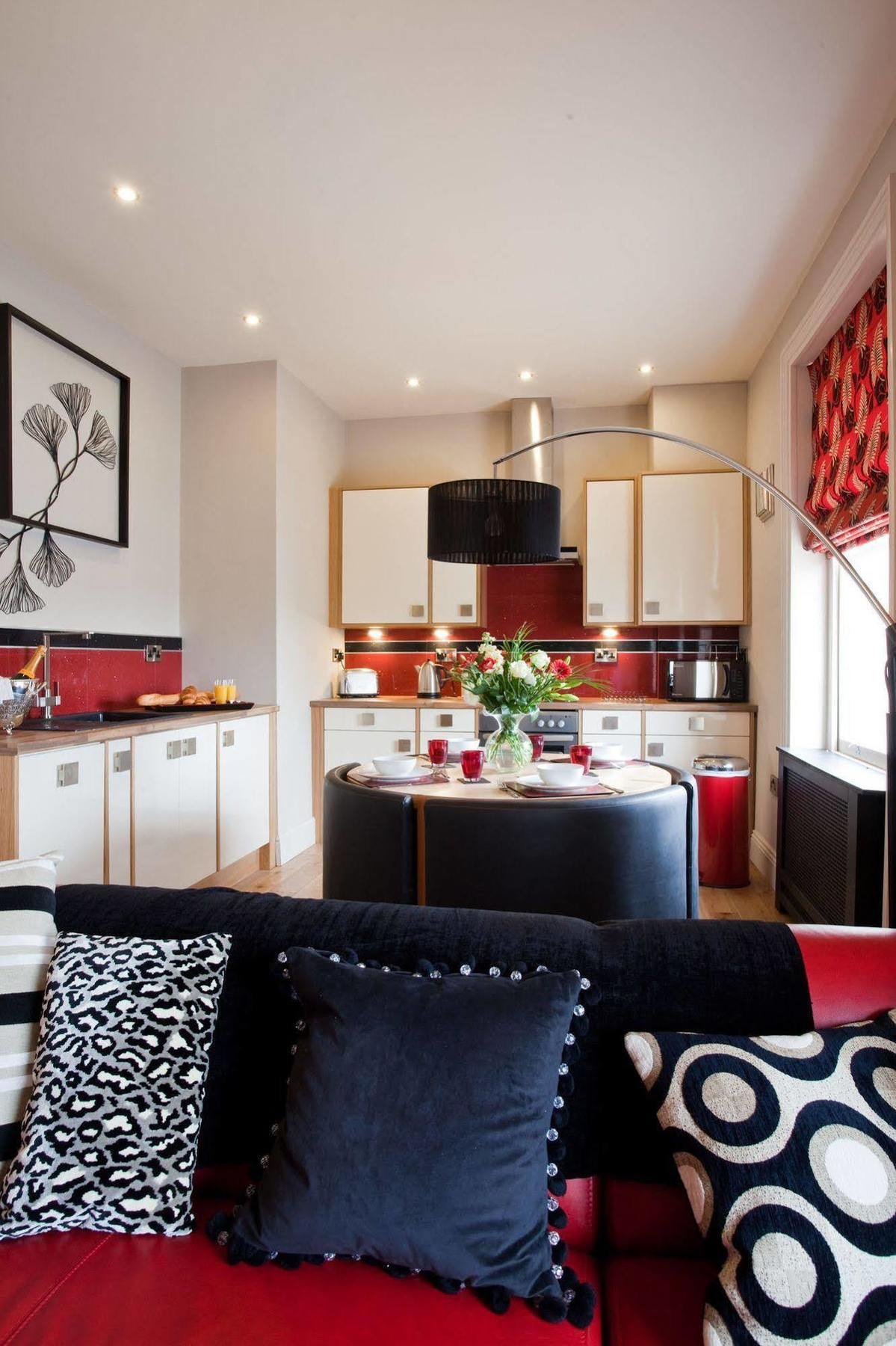 Portland Apartments Челтнъм Екстериор снимка